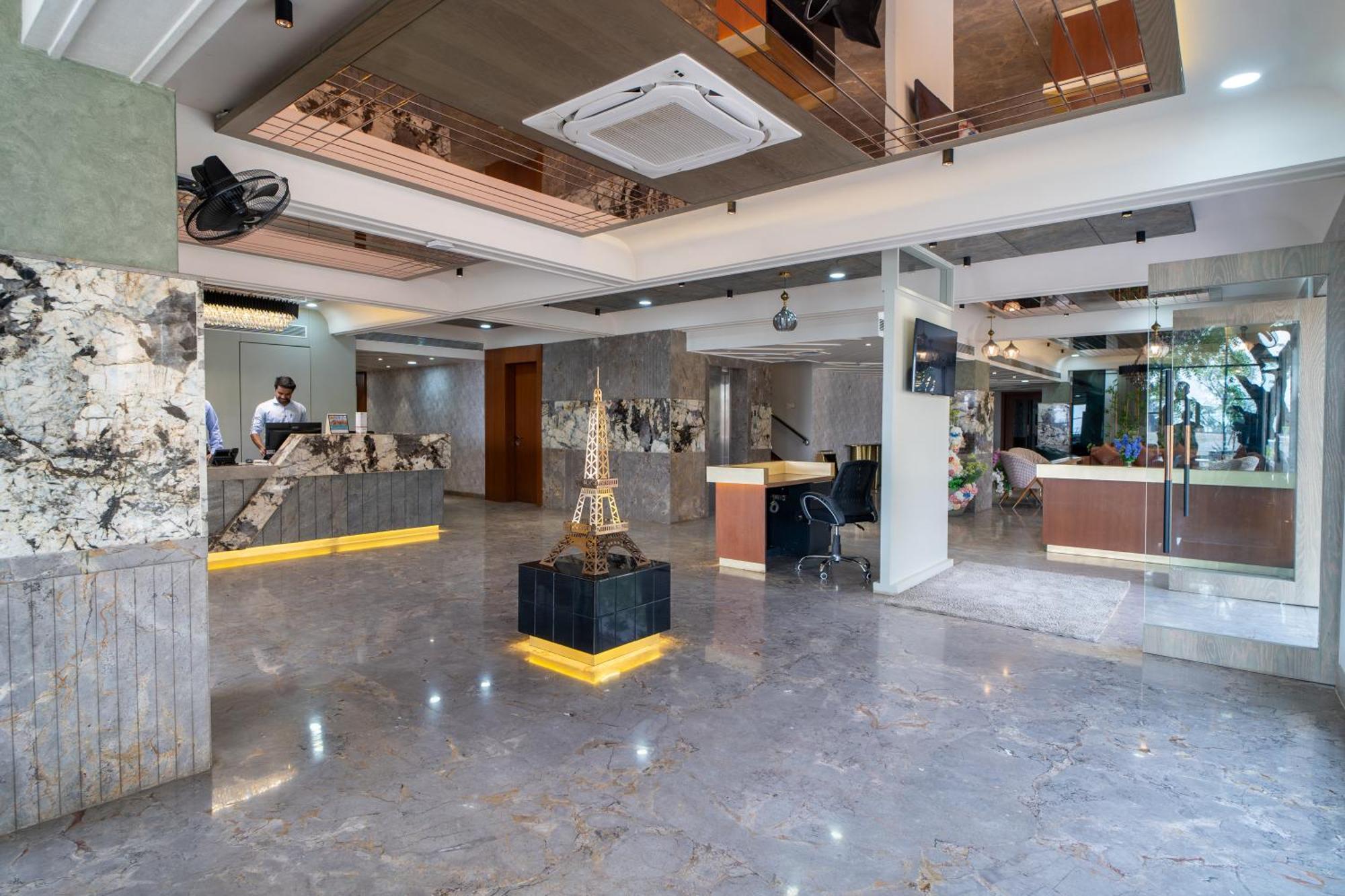 Chokar Dhani Resort Nagpur Exterior photo